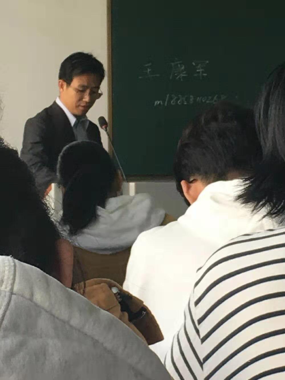 皇冠体育