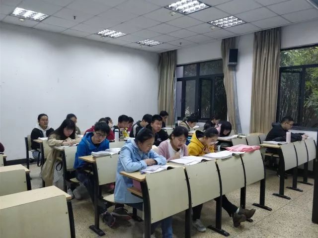 皇冠体育