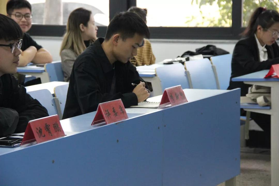 皇冠体育