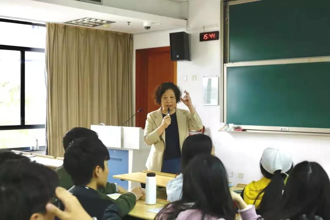 皇冠体育