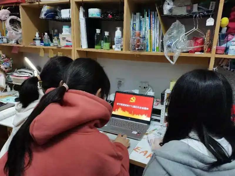皇冠体育