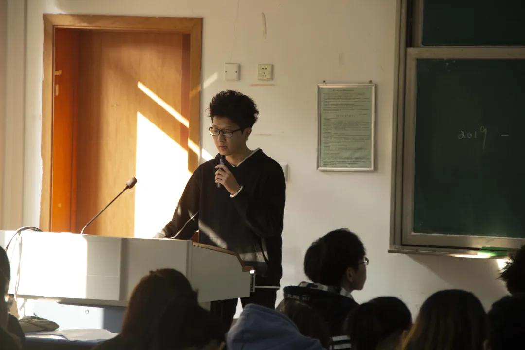 皇冠体育