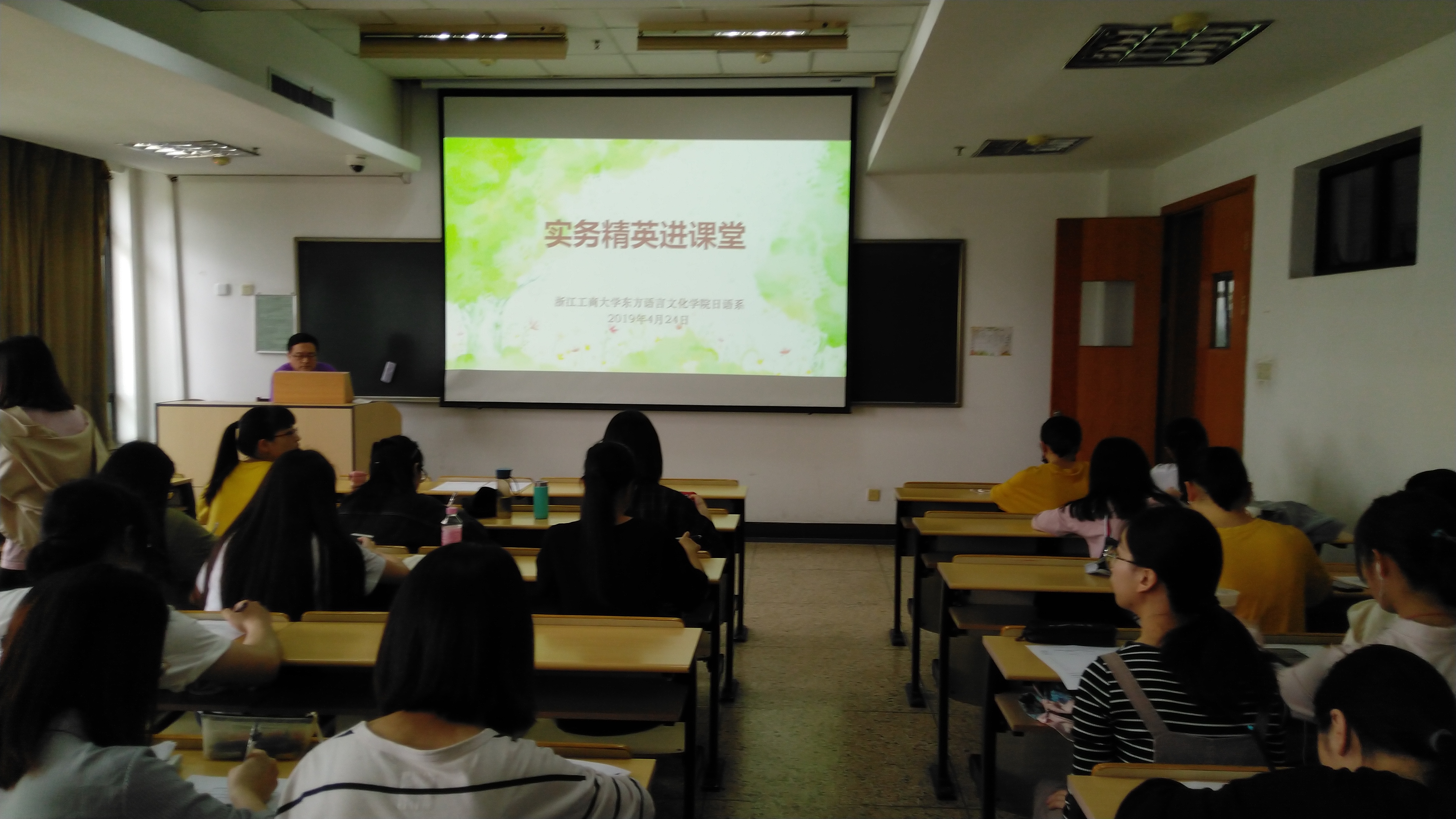 皇冠体育